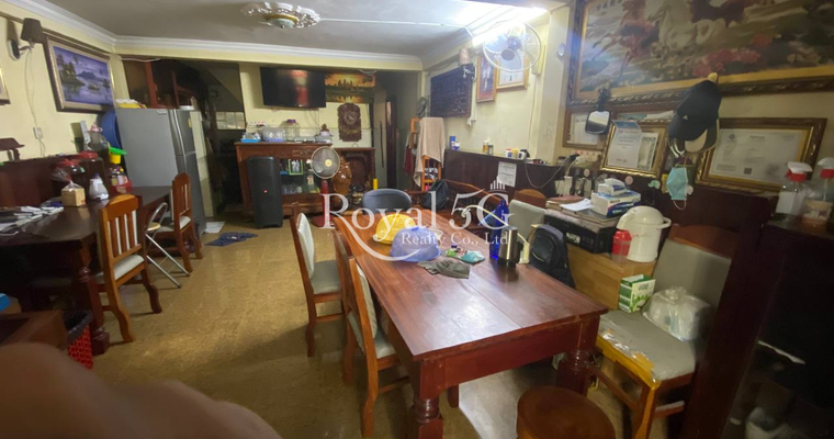 House For Sale - Near Chuk Meas Market khan Sensok