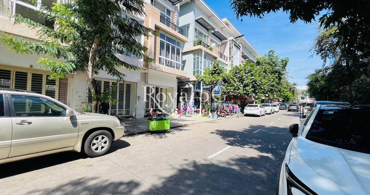 House For Sale Borey Peng hout Boeung Snor