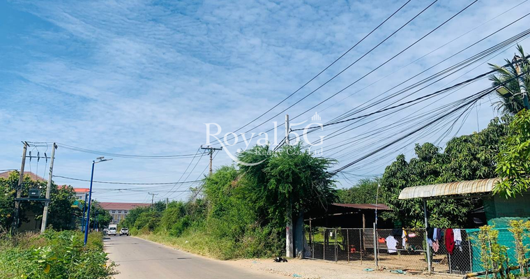 ផ្ទះសម្រាប់លក់ ឬស្សីកែវផ្លូវ៥៩៨