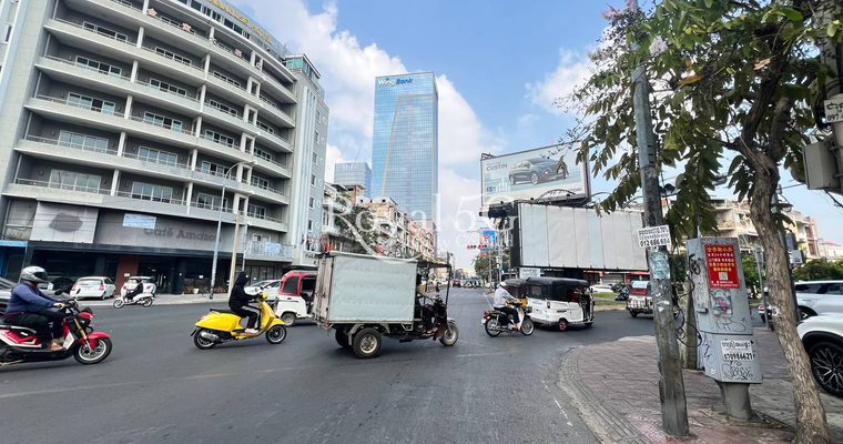 Building For Rent- Daun Penh