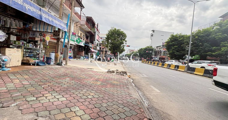 ផ្ទះសម្រាប់លក់រឺជួលនៅលើផ្លូវកម្ពុជាក្រោម ខណ្ឌទួលគោក