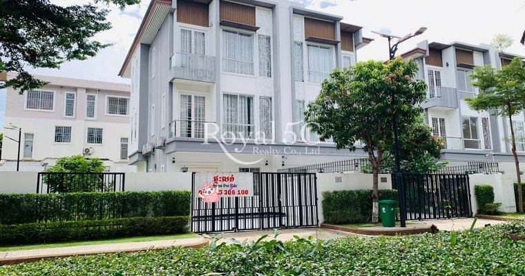 twin villa for sale in orey the flora