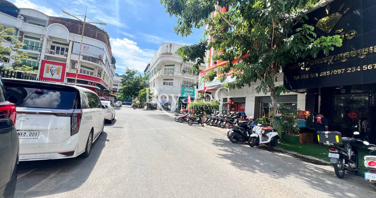 ផ្ទះសម្រាប់ជួល- ទំនប់ទឹក