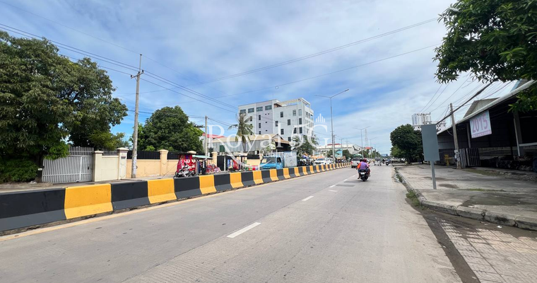 ឃ្លាំងសម្រាប់ជួល ផ្លូវ598