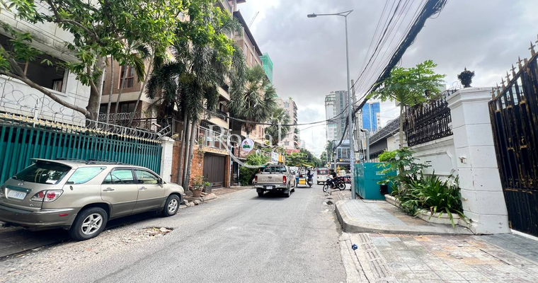 Villa For Rent- Bkk1