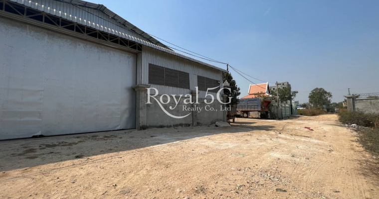 ឃ្លាំងសម្រាប់ជួល នៅឃ្មូញ