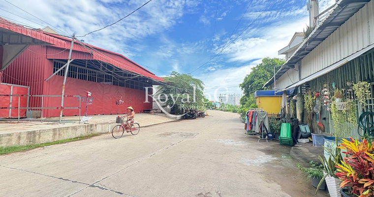 ឃ្លាំងជួលនៅខណ្ឌច្បារអំពៅ
