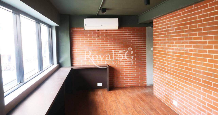 Shop For Rent - near Olympic Stadium