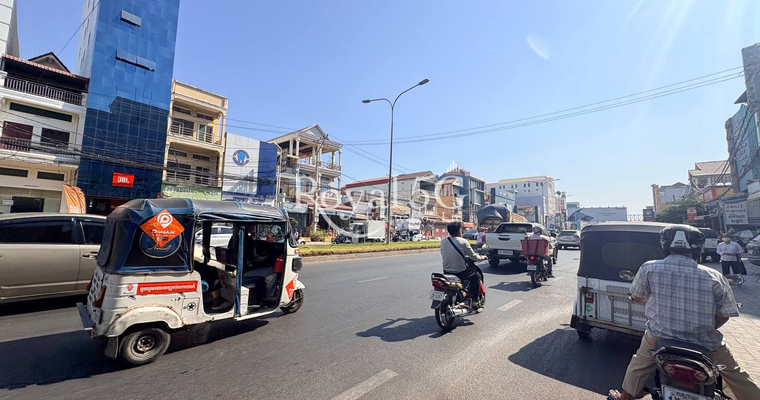 Shophouse For Rent at Sangkat Nirouth Khan Chbar Ampov