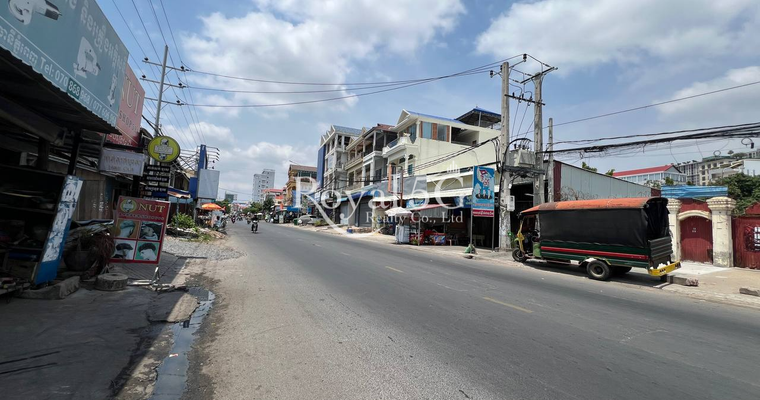 ដីសម្រាប់ជួលនៅ598​