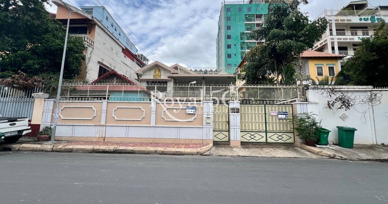 Villa For rent- Daun Penh