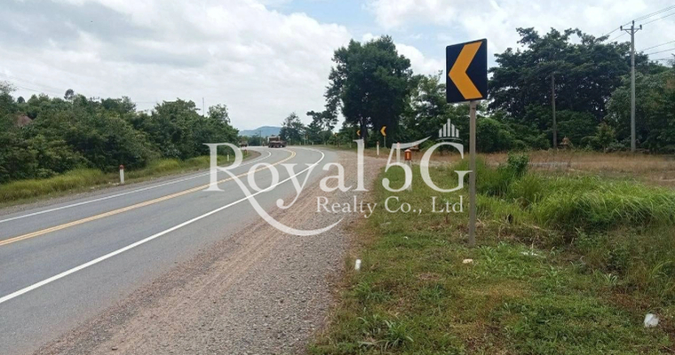 ‼️Urgent land for sale on National Road No. 4 (Kampong Seila). The front of the land faces National Road 4, and the back touches Kampong Seila Creek! Great location for opening a resort or vacation home…
