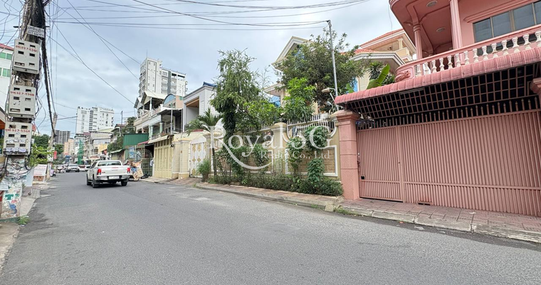House For Sale Khan Chamkarmon
