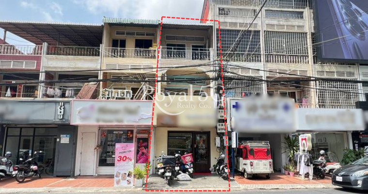 Shophouse for rent BKK3