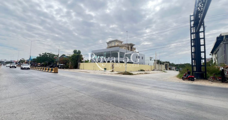 Shop for rent at 598