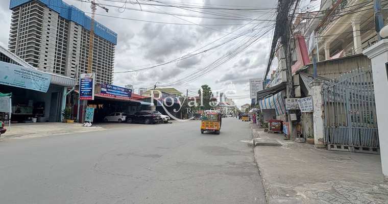 ផ្ទះល្វែងជួលនៅផ្សារដើមថ្កូវ ខណ្ឌចំការមន