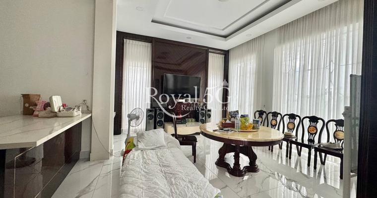 Queen villa for rent - Borey Penghout 60m