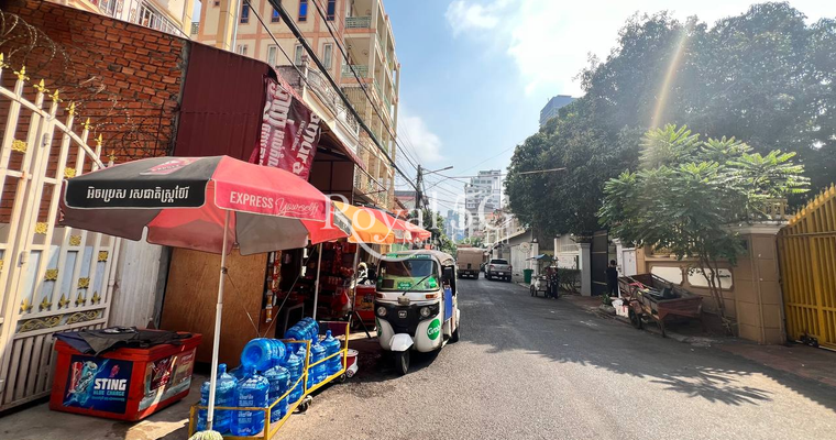 House For Rent- Boeng kengkang3