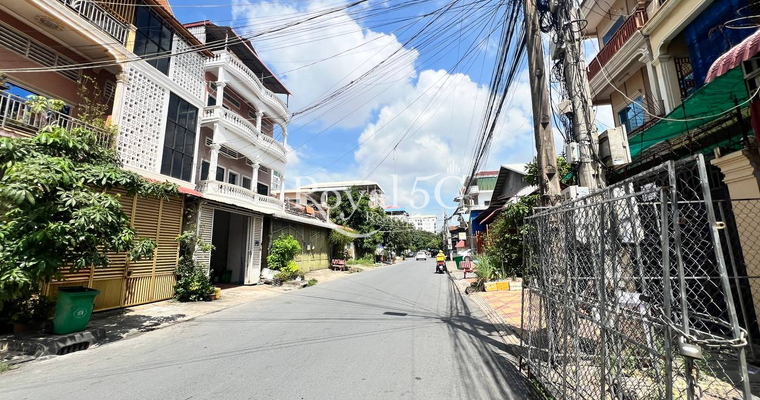 ដីសម្រាប់ជួល- ទំនប់ទឹក