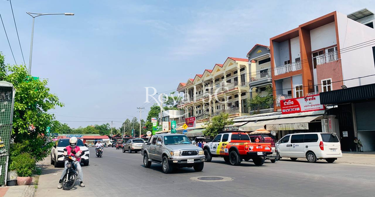 ឃ្លាំង សម្រាប់ជួល Street 2004