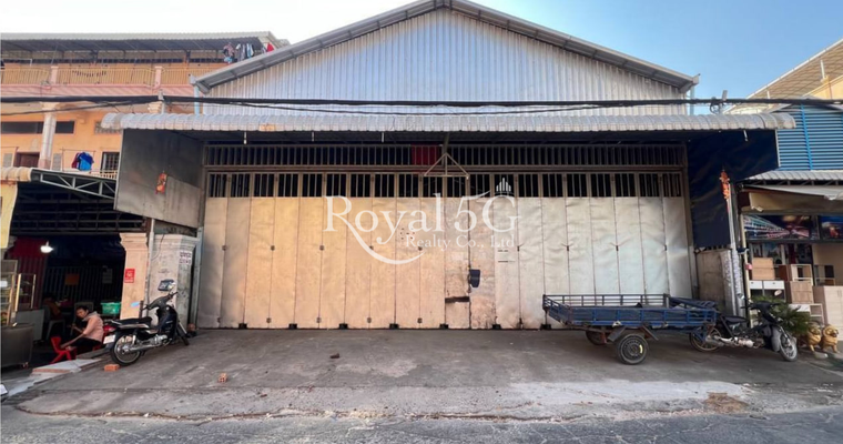 Warehouse for rent at2004