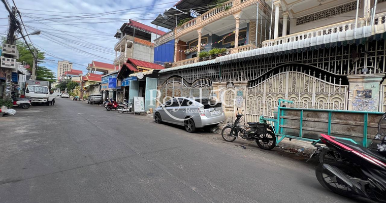 ផ្ទះសម្រាប់លក់ នៅផ្សារដេប៊ូ1