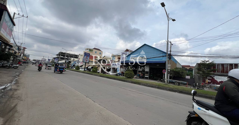 Warehouse for rent street chomkadong 217
