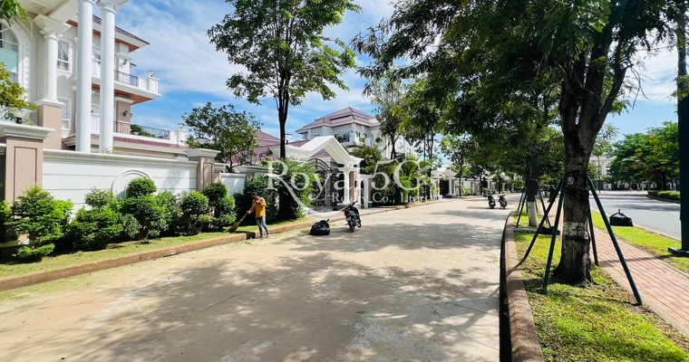 KING VILLA FOR RENT - PENGHOUTH BEONGSNOR NR1