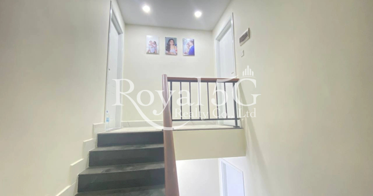 House for urgent sale in Chhouk Va 2, Sangkat Samraong Kraom