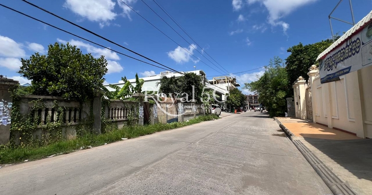 LAND ​For​ RENT​  ​sen sok