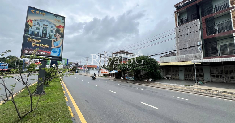 ផ្ទះសម្រាប់លក់- ព្រែកលាភ