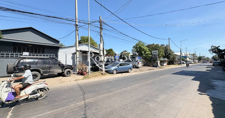 Warehouse for rent at sensok street 92 Tropeang svay