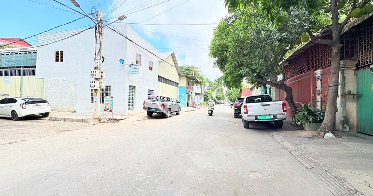 Land And WareHouse For Rent