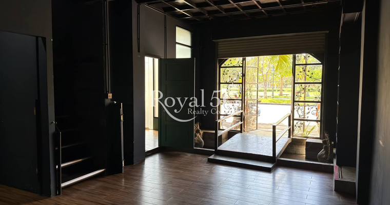 ហាងសម្រាប់ជួល ជិតវិមានឯករាជ្យ