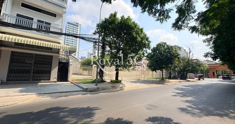 ផ្ទះអាជីវកម្មសម្រាប់ជួល - Shophouse For Rent