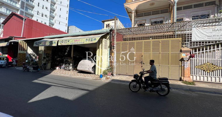 House for sale at phsar depo