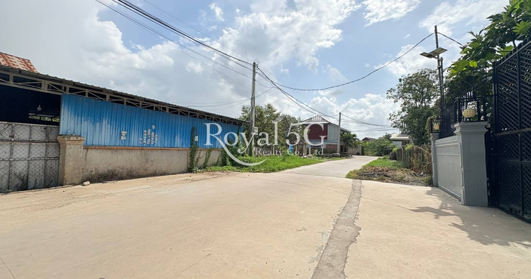 ដីលក់បន្ទាន់ នៅក្រុងតាខ្មៅ
