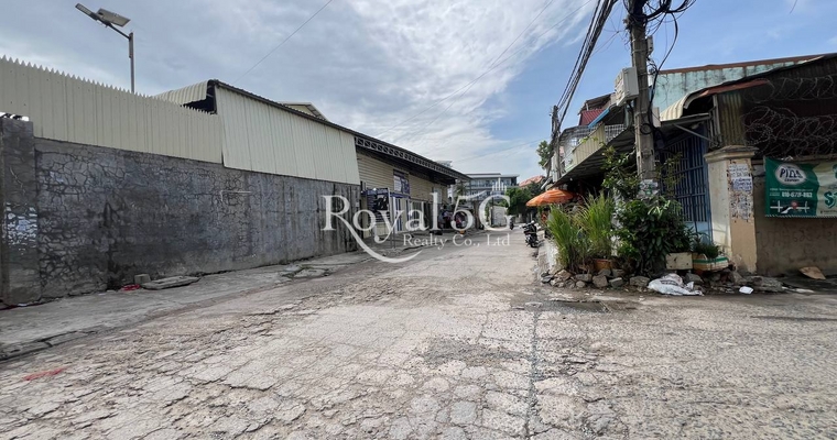 Land and warehouse for rent boueng tumpun1