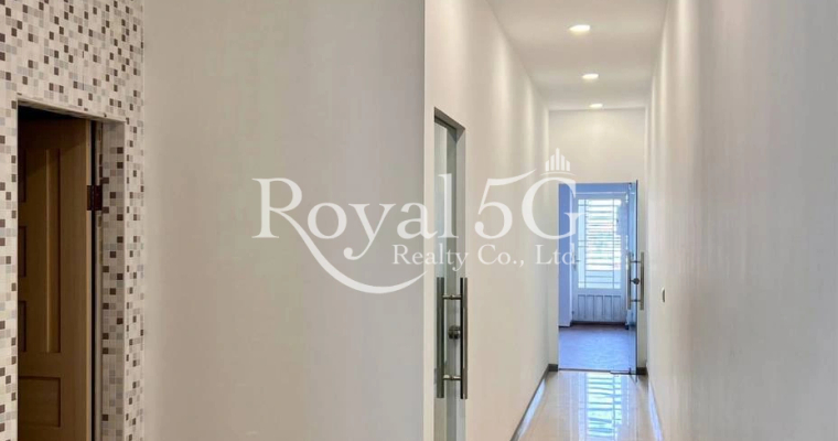 Office available for rent near Tuol Tompoung Pagoda, On Mao Seng Tuong Street