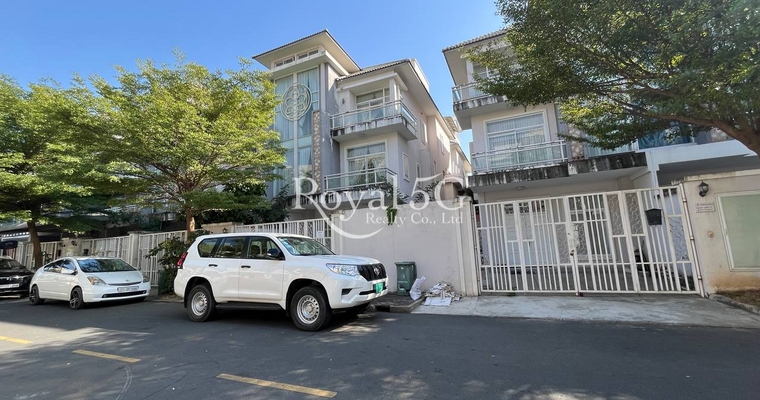 House for sale borey oukide 2004