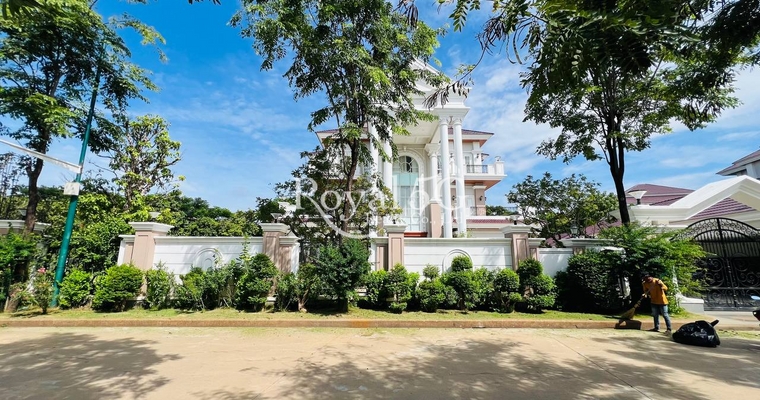 KING VILLA FOR RENT - PENGHOUTH BEONGSNOR NR1