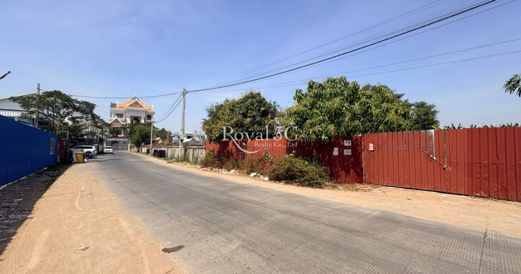 Land For rent at phnom penh thmei