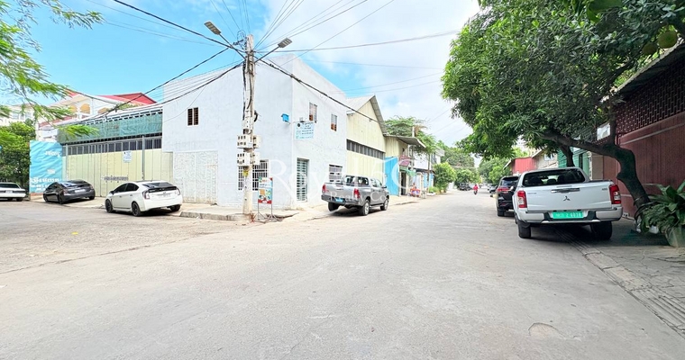 Land And WareHouse For Rent