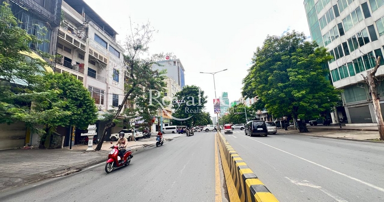 Building For Rent- Mao Tse Tong