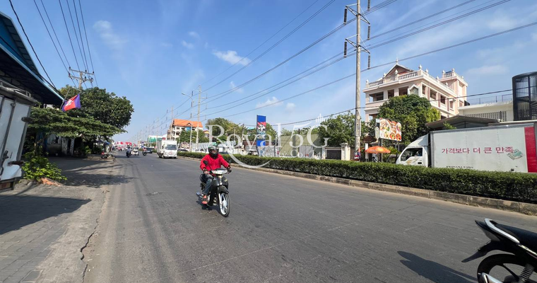 Shop for rent at 2004