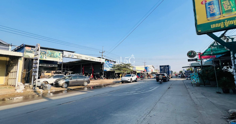 ឃ្លាំងសម្រាប់ជួលនៅក្រាំងធ្នង់