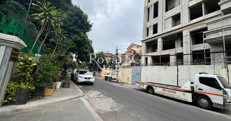 Building For Sale- Daun Penh