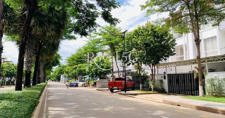 twin villa for sale in borey the flora