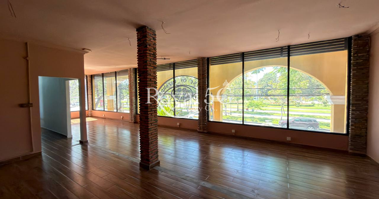 ហាងសម្រាប់ជួល ជិតវិមានឯករាជ្យ