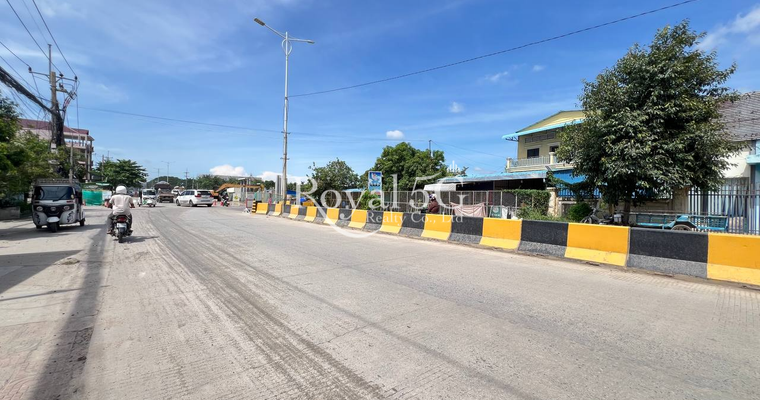 ដីសម្រាប់លក់នៅច្រាំងចំរេះ1